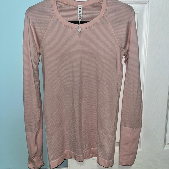 swift tech work out shirt - Picture 2 of 4